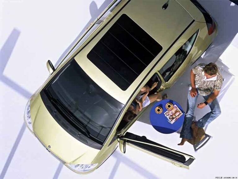 How to Clean a Car Sunroof | Step-by-Step Guide