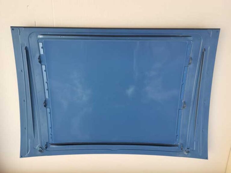 How does an Auto Sunroof Glass Factory in China Ensure Quality and Safety Standards?