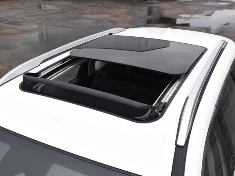 Auto Sunroof Maintenance Tips: Avoid Rain Leaks and Extend Lifespan