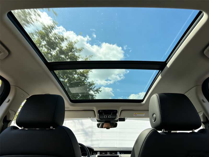 panoramic sunroof
