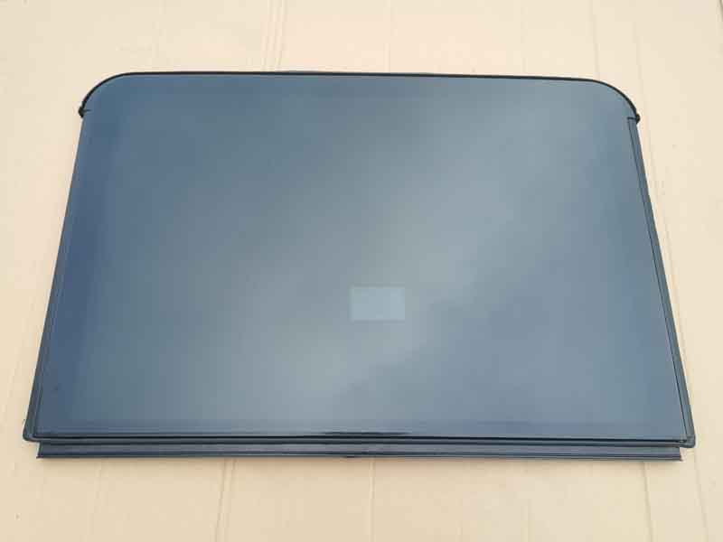 The Benefits of Choosing Customized Sunroof Glass